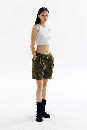 Khaki 4-Tuck Detail Shorts_CW1A_B16WKK