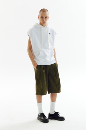 Khaki 4-Tuck Detail Shorts_CW1A_B10MKK