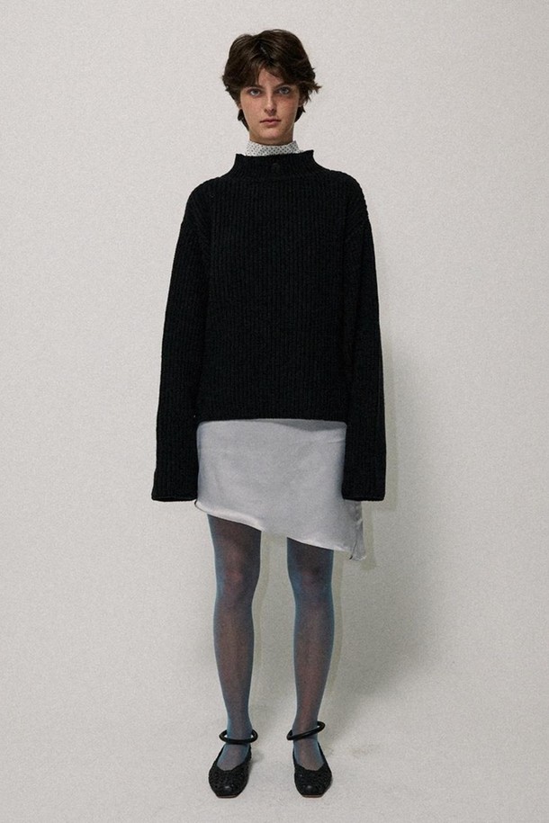 NONMUTE - 스웨터 - Loose fit half-neck knit Black