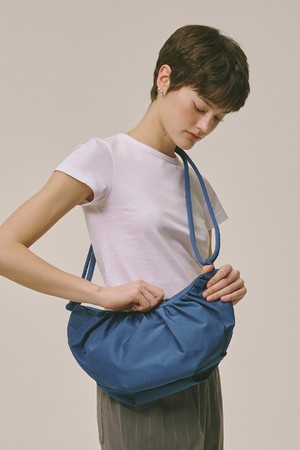 Halfmoon hobo bag Blue