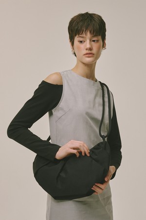 Halfmoon hobo bag Black