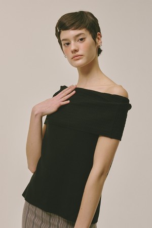 Off-shoulder Knit Top Black