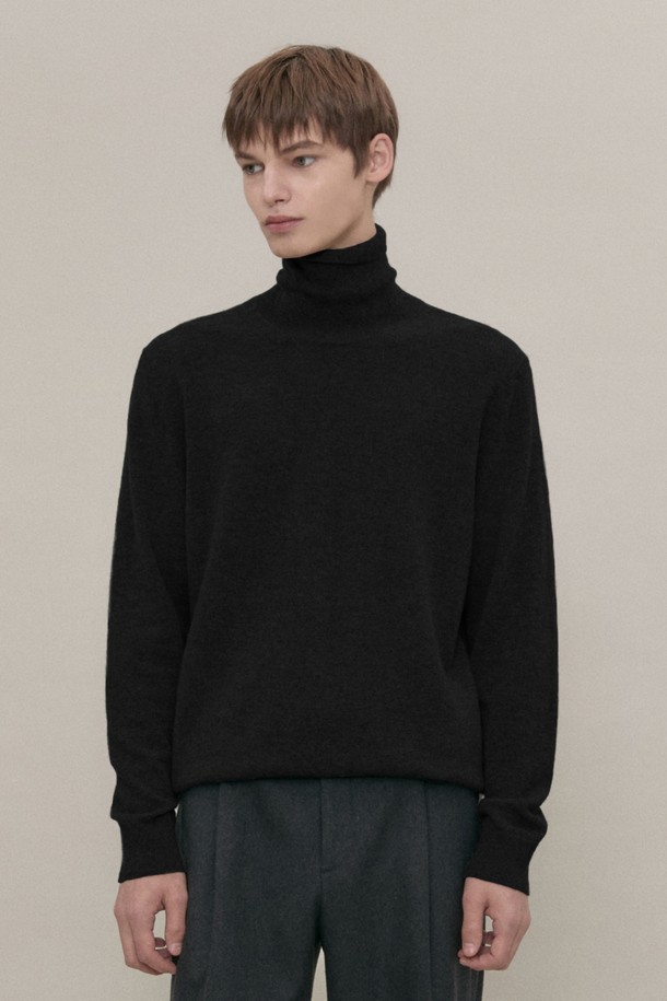 JILLSTUART NEWYORK MEN - 스웨터 - [Essential] 블랙 Regent 퓨어 캐시미어 터틀넥 니트 (JNSW4D204BK)