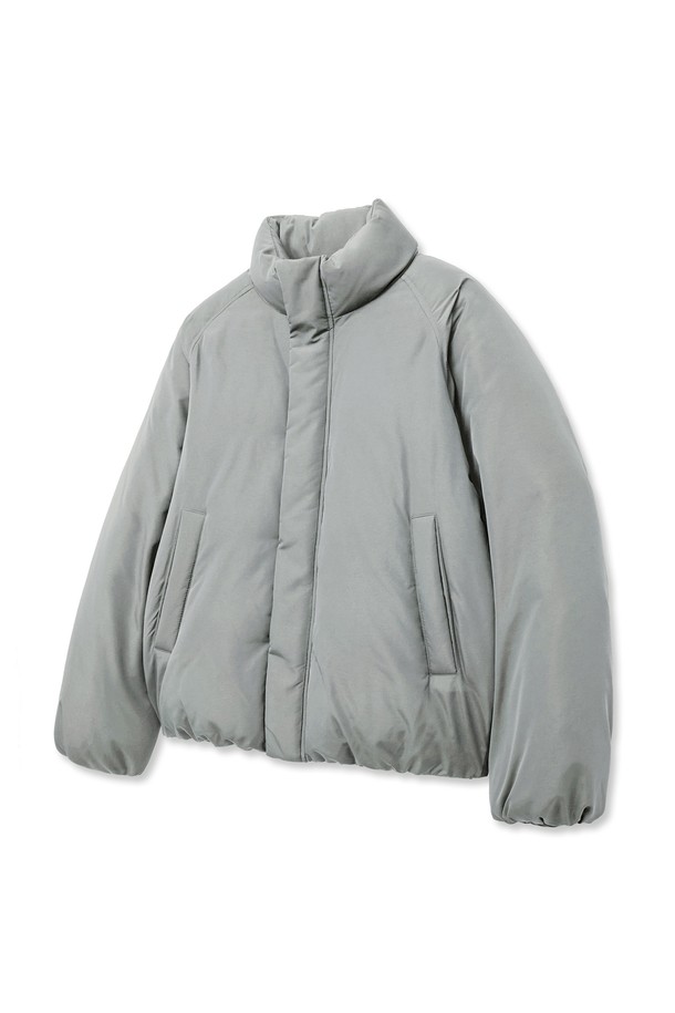 [EUROPEAN GOOSE] 그레이 벌룬핏 구스다운 점퍼는 겨울철 데일리룩, 산책룩, 여행룩에 활용하기 좋은 남성용 구스다운 점퍼입니다. 미니멀, 클래식, 캐주얼 스타일을 아우르는 디자인으로, 그레이, 블랙, 브라운 세 가지 색상으로 출시되었습니다. 부드러운 촉감의 폴리에스터와 구스다운 소재를 사용하여 두꺼운 두께감과 뛰어난 보온성을 자랑합니다. YKK 2-way 지퍼, 히든 플래킷, 소매 커프스 히든 밴딩, 밑단 스트링 조절 기능, 내부 지퍼 포켓 등 다양한 디테일이 돋보이며, 래글런 슬리브와 벌룬핏으로 편안한 착용감을 제공합니다. 나노 기술 항균 가공, 반영구적 탈취 효과, 항알러지, 발수 기능으로 기능성까지 갖춘 제품입니다.
