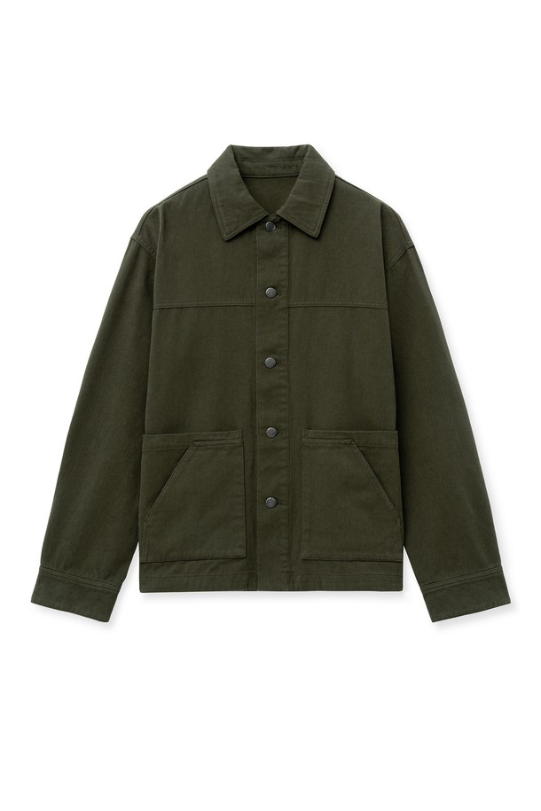 워시드카키 오버핏 스톤 워싱 워크자켓은 남성용 아우터로, 가을과 겨울에 착용하기 좋은 두꺼운 두께감의 워크자켓입니다. 캐주얼하고 베이직한 스타일을 연출하며, 오버핏 디자인과 스톤 워싱 기법으로 빈티지한 멋을 더했습니다. 버튼으로 여밈 방식이며, 무지 패턴의 카키 컬러로 다양한 룩에 매치하기 용이합니다. 일상생활은 물론 가을 나들이룩, 겨울 데일리룩에 활용하여 워크웨어 스타일을 완성해보세요. 긴 소매 기장으로 따뜻함과 스타일을 동시에 잡았습니다.
