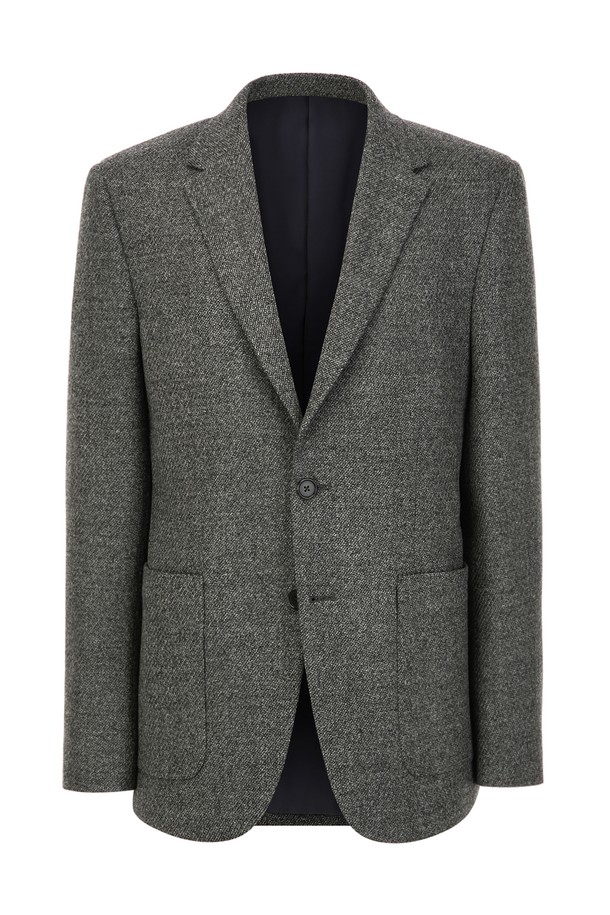 Loro-piana (로로피아나) 원단의 고급스러움을 느낄 수 있는 그레이 컬러의 남성 울 아웃포켓 재킷입니다. 가을과 겨울에 어울리는 두꺼운 두께감으로 따뜻하게 착용 가능하며, 부드러운 촉감이 특징입니다. 클래식하고 미니멀한 디자인에 레귤러 핏, 싱글 버튼 여밈 방식으로 세련된 스타일을 연출합니다. 안감은 폴리에스터를 사용하여 편안함을 더했으며, 아웃포켓 디테일로 실용성을 높였습니다. 오피스룩, 비즈니스 캐주얼, 모임룩 등 다양한 TPO에 활용 가능합니다.
