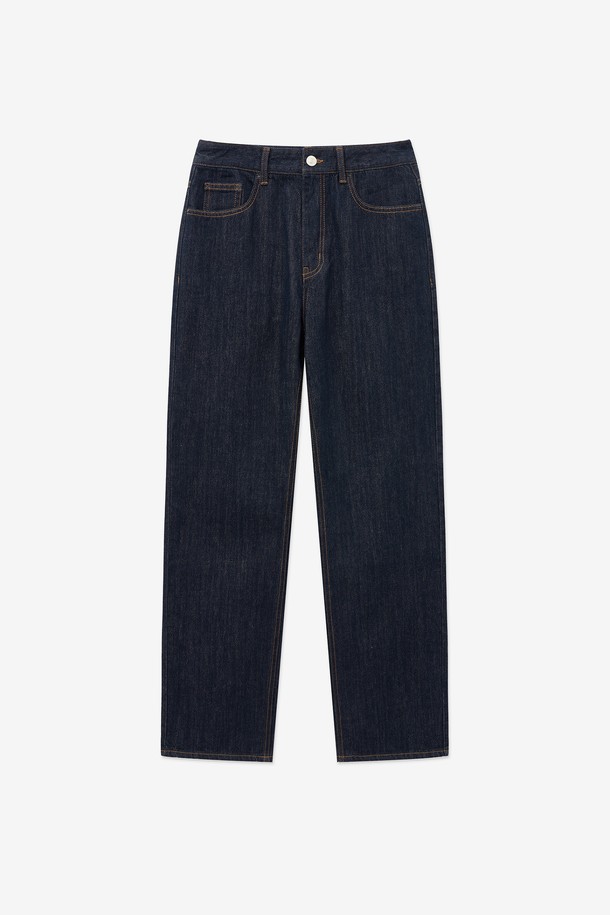 **Straight Fit 데님 팬츠 (Raw Indigo) TNPA5F108N2**는 베이직하고 캐주얼한 스타일의 남성용 데님 팬츠입니다. 사계절 모두 착용 가능하며, 출근룩과 데이트룩에 모두 잘 어울립니다. 워싱 없는 로우 데님 소재로 뻣뻣한 촉감이 특징이며, 미니멀하고 클래식한 스타일을 연출하기 좋습니다. 레귤러 핏의 스트레이트 핏으로 제작되어 편안한 착용감을 제공합니다. 무지 디자인으로 다양한 상의와 쉽게 매치할 수 있어 활용도가 높습니다.
