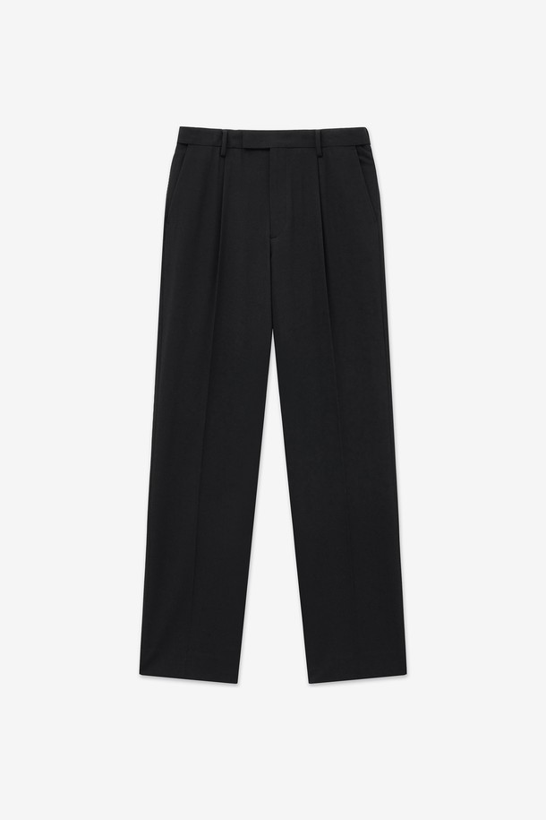 울 블렌드 테이퍼드 핏 컴포트 팬츠 (블랙) TNPA5F100BK는 가을, 겨울 시즌에 어울리는 남성용 바지입니다. 울 소재 혼방으로 제작되어 부드러운 촉감과 뛰어난 보온성을 제공하며, 일상복으로 편안하게 착용할 수 있습니다. 클래식하고 미니멀한 디자인으로 오피스룩, 비즈니스 캐주얼, 출근룩 등 다양한 TPO에 활용 가능합니다. 테이퍼드 핏으로 다리가 길어 보이는 효과를 주며, 두꺼운 두께감으로 안정감 있는 착용감을 선사합니다. 무지 패턴의 블랙 컬러로 어떤 상의와도 쉽게 매치하여 시크한 스타일을 연출할 수 있습니다.
