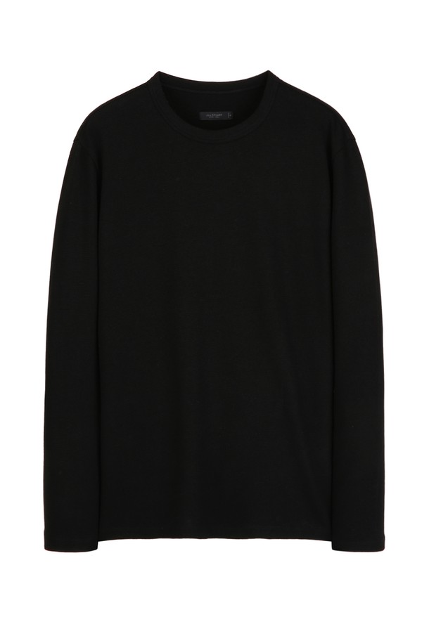 블랙 골지 베이직 라운드 티셔츠 (JNTS5C101BK)는 사계절 내내 활용하기 좋은 공용 티셔츠입니다. 면, 폴리에스터, 폴리우레탄 혼방 소재로 제작되어 부드러운 촉감과 편안한 착용감을 선사하며, 레귤러핏으로 깔끔하게 떨어지는 핏을 연출합니다. 라운드넥 디자인과 긴 소매 기장으로 베이직하면서도 세련된 스타일을 완성하며, 골지 패턴이 은은한 포인트를 더합니다. 캐주얼, 미니멀, 클래식 등 다양한 스타일에 매치하여 폭넓게 활용할 수 있으며, 단독 세탁을 권장합니다.
