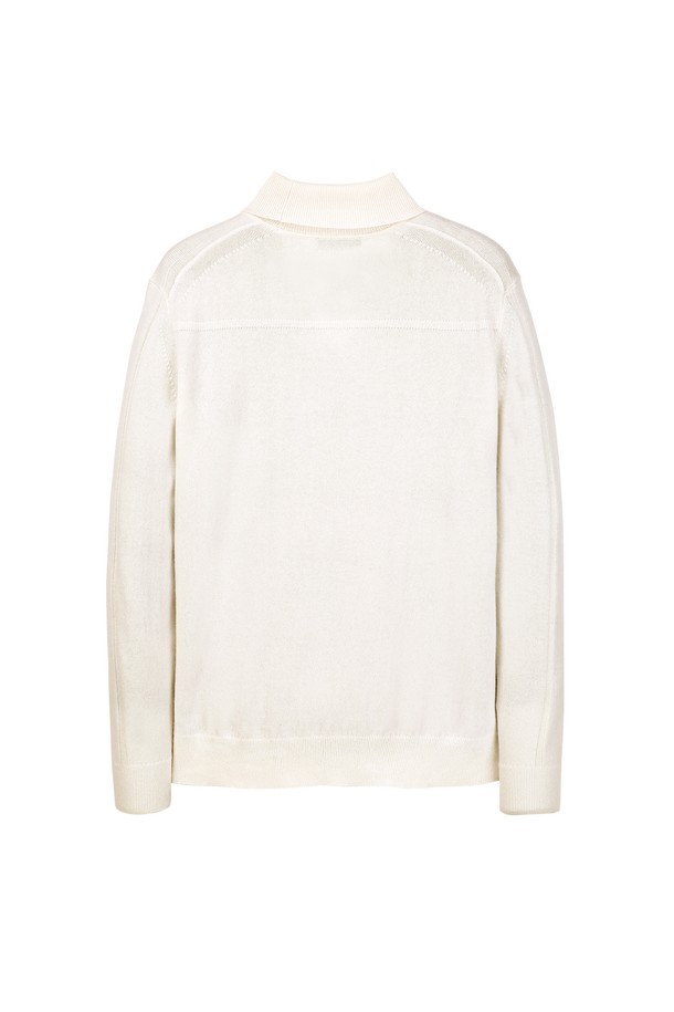 아아보리 캐시미어 블렌드 터틀넥 니트 (JNSW5D207IV)는 여성용 상의 니트/스웨터입니다. 캐시미어 100% 소재로 제작되어 부드러운 촉감과 뛰어난 보온성을 제공하며, 가을과 겨울에 착용하기 좋습니다. 베이직하고 클래식한 스타일로, 레귤러핏과 긴 소매 기장, 두꺼운 두께의 터틀넥 디자인이 특징입니다. 오피스룩과 출근룩, 미니멀하고 클래식한 스타일을 선호하는 분들께 추천합니다.
