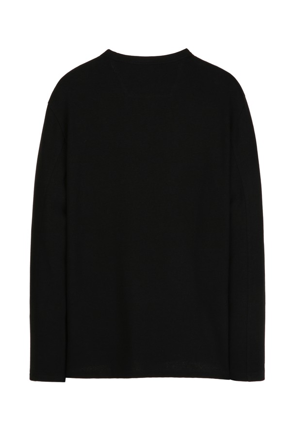 블랙 골지 베이직 라운드 티셔츠 (JNTS5C101BK)는 사계절 내내 활용하기 좋은 공용 티셔츠입니다. 면, 폴리에스터, 폴리우레탄 혼방 소재로 제작되어 부드러운 촉감과 편안한 착용감을 선사하며, 레귤러핏으로 깔끔하게 떨어지는 핏을 연출합니다. 라운드넥 디자인과 긴 소매 기장으로 베이직하면서도 세련된 스타일을 완성하며, 골지 패턴이 은은한 포인트를 더합니다. 캐주얼, 미니멀, 클래식 등 다양한 스타일에 매치하여 폭넓게 활용할 수 있으며, 단독 세탁을 권장합니다.
