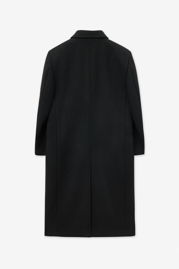 울 블렌디드 발마칸 코트 (블랙) TNCO5F100BK는 가을과 겨울에 어울리는 남성용 롱 기장의 싱글 버튼 발마칸 코트입니다. 클래식하고 미니멀한 스타일로, 부드러운 촉감의 울 소재와 두꺼운 두께로 제작되어 따뜻하게 착용할 수 있습니다. 무지 디자인에 레귤러핏으로, 출근룩, 오피스룩, 모임룩 등 다양한 TPO에 활용 가능합니다. 긴 소매와 칼라 디테일, 포켓이 특징이며 시크한 분위기를 연출합니다.
