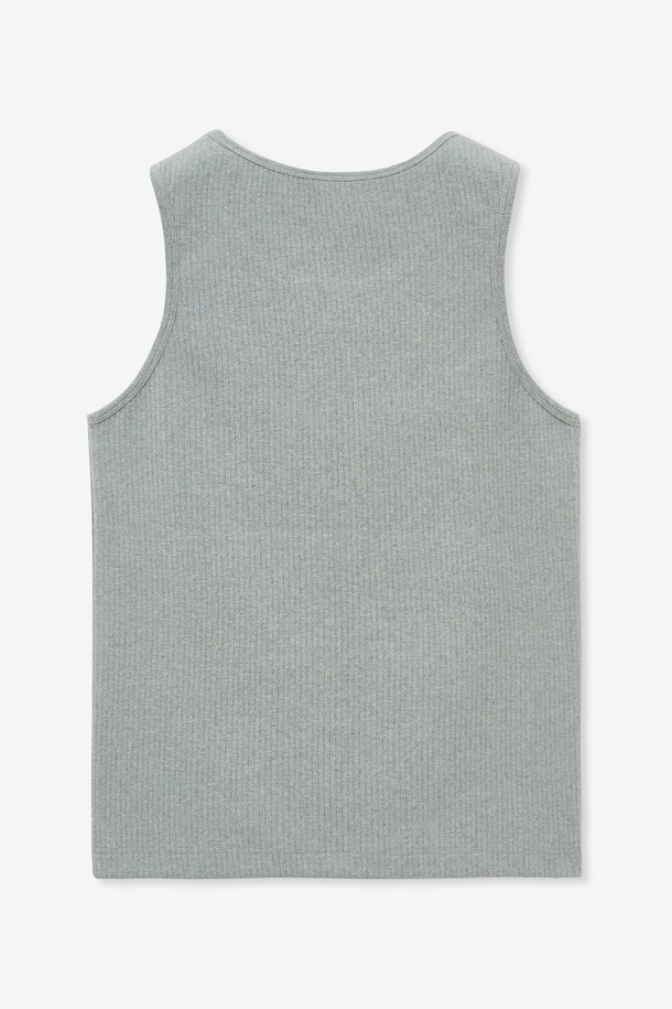 "Ribbed Sleeveless(리브드 슬리브리스) (Grey)" TNTS5F104G2는 부드러운 면 소재로 제작된 여성용 민소매 티셔츠입니다. 라운드넥 디자인에, 봄, 여름 시즌에 적합하며, 얇고 가벼운 두께감으로 편안한 착용감을 선사합니다. 크롭 기장에 레귤러 핏으로, 베이직하고 미니멀한 스타일을 연출합니다. 골지 패턴과 립 디테일이 돋보이는 그레이 컬러의 티셔츠로, 미니멀, 클래식, 캐주얼 룩에 활용하기 좋습니다.
