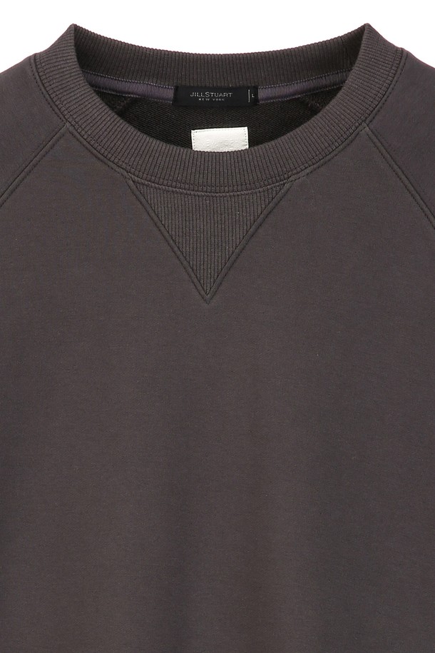 [NEWYORK SWEAT] 차콜그레이 UrbanShell 맨투맨 (JNTS5C801CG)은 일상, 출근룩, 캠핑룩 등 다양한 TPO에 활용 가능한 남녀 공용 맨투맨입니다. 베이직, 캐주얼, 미니멀, 클래식 스타일을 아우르며, 봄, 가을, 겨울 세 계절에 걸쳐 착용할 수 있습니다. 두꺼운 두께감의 레귤러핏으로 제작되었으며, 부드러운 촉감의 면, 나일론, 폴리우레탄 혼방 소재로 제작되었습니다. 차콜그레이 컬러와 무지 디자인으로 어떤 스타일에도 쉽게 매치할 수 있습니다. 시보리 부분은 면 98%, 폴리우레탄 2%로 구성되었으며, 드라이클리닝 전용 제품으로 보풀이 발생할 수 있습니다.
