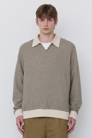 베이지 카라 세미오버핏 스트라이프 맨투맨 (JNTS5C201I2)