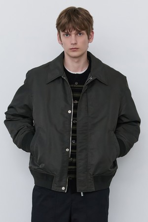 다크카키 올매택스 후드 탈부착 봄버 자켓 (JNJU5C208K3)