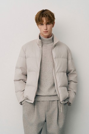 라이트그레이 인조스웨이드 다운 점퍼 (JNJU5D316G1)