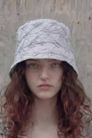플라워 패턴 사계절 햇빛 차단 여성 데일리 버킷햇 STAND BUCKET / FLOWER EMBO / FOG GRAY