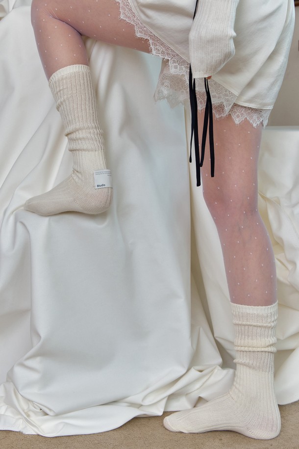 UNDERCONTROL STUDIO - 기타소품 - STRUCTURE KNEE SOCKS / S LABEL / IVORY
