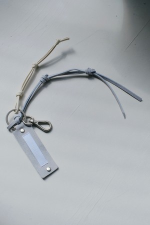 LEATHER TAB KEY RING / BRUSHED GREY