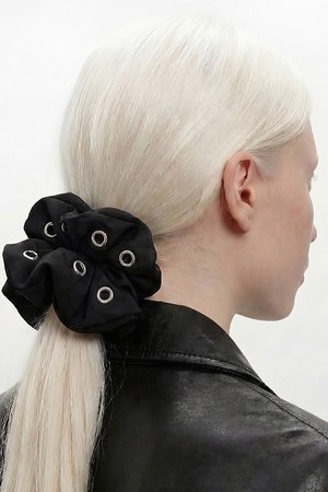 아일렛 스크런치 머리끈 SCRUNCHIE / MID / EYELET / WS / BLACK