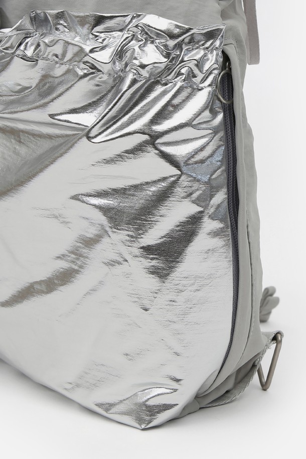 UNDERCONTROL STUDIO - 숄더백 - 2WAY LAYERED CABBAGE BAG / SILVER METAL LAYER