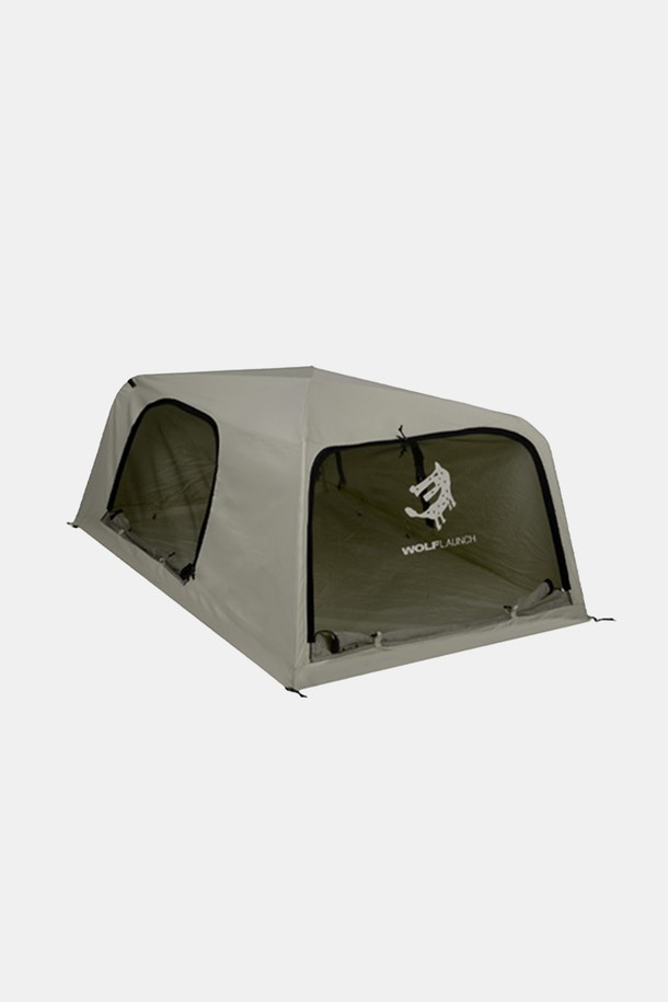 SUV TENT 7인승 기준 LARGE는 그레이, 네이비, 코랄, 아이보리 4가지 색상으로 출시되어 캠핑과 차박에 적합한 차박텐트입니다. 폴리에스터와 알루미늄 소재를 사용하여 방수, 통기, 방충, 보온 기능을 갖췄으며, 더블월 구조, 3-4면 개방형 디자인, 메쉬 패널, 간편 설치, 휴대용 가방을 포함하여 편의성을 높였습니다. 7인승 SUV에 호환되며, 텐트 본체, 프레임 폴대, 전용 캐리백으로 구성되어 실내외 어디에서든 쾌적하게 사용할 수 있습니다.
