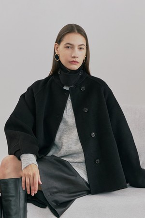 하이넥 비조 핸드메이드 울 숏 코트
