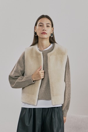 업사이클링 메리노 스트레이트 무스탕 베스트 베이지