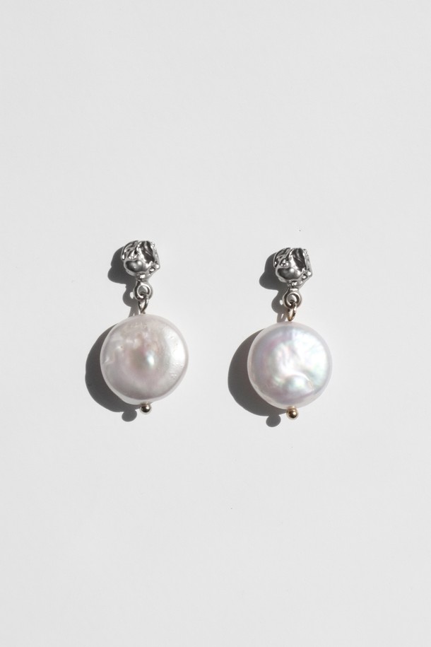 VERRYTASTE - 귀걸이 - Crease with pearl Earrings (Short)