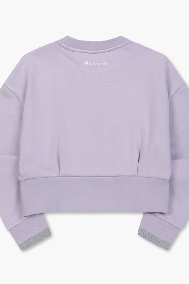 **우먼스 에슬레저 멜로우 숏기장 맨투맨 - 퍼플(QN422OFSO1)**

여성용 맨투맨으로, 가을과 겨울에 적합한 두꺼운 두께감의 숏기장 디자인입니다. 톤 다운된 퍼플, 베이지, 블랙 세 가지 색상으로 출시되었으며, 부드러운 촉감과 기모 안감으로 따뜻함을 더했습니다. 스포티하고 캐주얼한 에슬레저 스타일로, 운동 및 일상에서 편안하게 착용할 수 있습니다. 멜로우 소재를 사용하여 신축성이 뛰어나며, 세트 구매도 가능합니다. 라운드넥에 루즈핏으로 편안한 착용감을 선사합니다.
