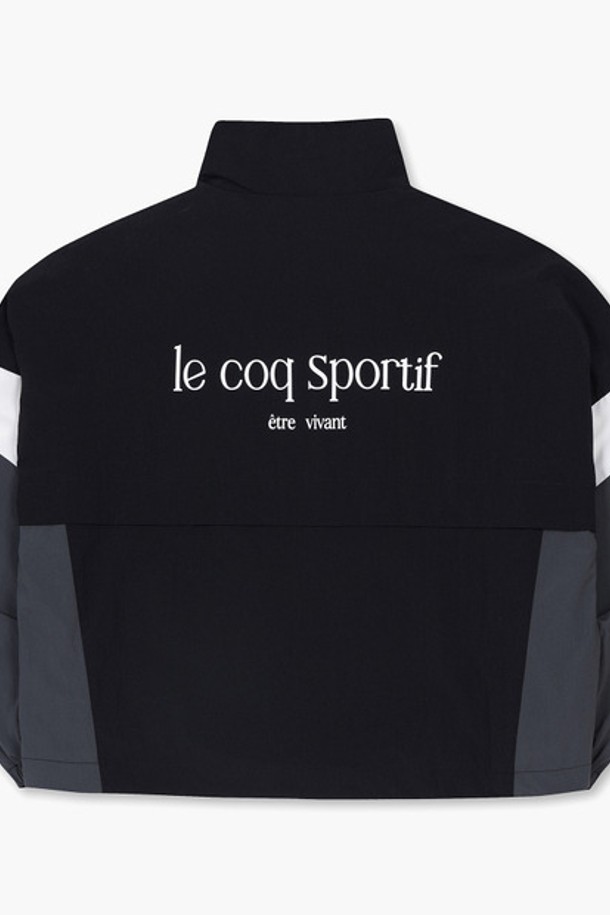 [에슬레저] 여성 우븐 스판 컬러블럭 아노락 블랙(QO322OJK81)은 일상과 운동을 아우르는 여성 아노락입니다. 봄, 가을 시즌에 적합하며, 스포티하고 캐주얼한 스타일을 연출합니다. 블랙과 퍼플 컬러 블록 디자인에 크롭 기장과 루즈핏으로 편안함을 더했습니다. 신축성이 뛰어난 스트레치 우븐 소재에 밑단 스트링 조절이 가능하며, 셋업으로도 활용할 수 있습니다. 산책룩, 여행룩, 미니멀한 스타일을 즐기는 분들께 추천합니다.
