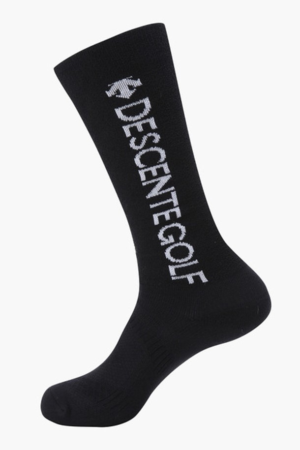 남성 탁텔 장목 삭스 (DO42MFSOO2)는 골프룩에 어울리는 남성용 장목 양말입니다. 면, 폴리에스터, 나일론, 폴리우레탄 혼방 소재로 제작되어 편안한 착용감을 제공합니다. 탁텔 소재를 사용하여 쾌적함을 더했으며, 로고 패턴의 클래식, 미니멀, 스포티한 디자인이 특징입니다. 활동적인 골프 스타일을 완성할 수 있는 아이템입니다.
