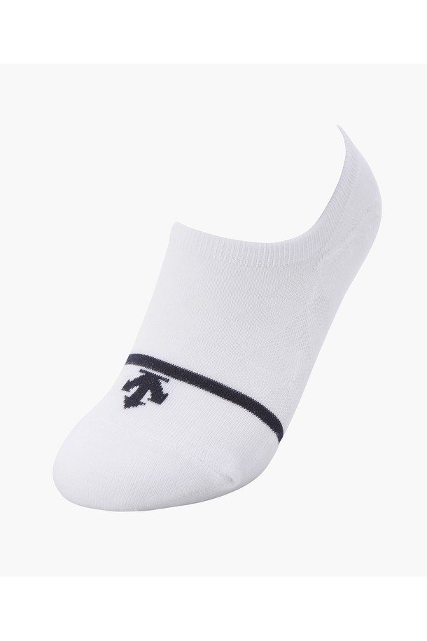 DP12WFSO21 여성 페이크 삭스는 골프 및 일상생활에서 활용하기 좋은 제품입니다. 면, 나일론, 폴리에스터, 폴리우레탄 혼방의 부드러운 소재로 제작되어 통기성이 뛰어나고 밀착감 있는 착용감을 제공합니다. 메쉬 패턴과 립조직 디테일로 디자인되어 스포티하면서도 캐주얼한 스타일을 연출할 수 있습니다. DPKG, NAVG 두 가지 컬러로 출시되어 다양한 골프룩이나 미니멀한 스타일에도 매치하기 좋습니다. 사계절 내내 편안하게 착용 가능한 여성 페이크 삭스입니다.
