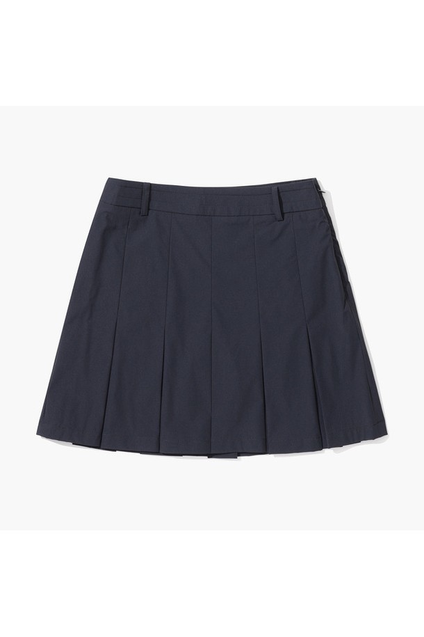 세련된 페미닌 무드의 여성 중기장 플리츠 스커트입니다. 블랙 컬러의 무지 디자인으로 어떤 상의와도 쉽게 매치하여 미니멀하고 클래식한 스타일을 연출할 수 있습니다. 나일론, 폴리우레탄 혼방 소재로 제작되어 부드러운 촉감과 신축성 있는 착용감을 선사합니다. 슬림핏으로 허리 라인을 잡아주며, 플리츠 디테일이 여성스러운 실루엣을 완성합니다. 데이트룩, 카페룩, 모임룩 등 다양한 TPO에 활용하기 좋은 사계절 필수 아이템입니다.
