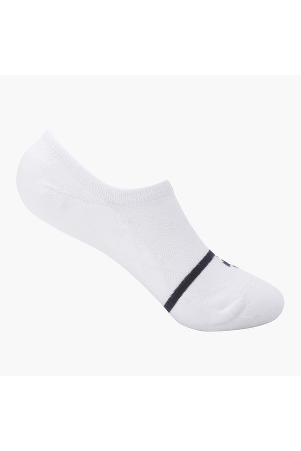 DP12WFSO21 여성 페이크 삭스는 골프 및 일상생활에서 활용하기 좋은 제품입니다. 면, 나일론, 폴리에스터, 폴리우레탄 혼방의 부드러운 소재로 제작되어 통기성이 뛰어나고 밀착감 있는 착용감을 제공합니다. 메쉬 패턴과 립조직 디테일로 디자인되어 스포티하면서도 캐주얼한 스타일을 연출할 수 있습니다. DPKG, NAVG 두 가지 컬러로 출시되어 다양한 골프룩이나 미니멀한 스타일에도 매치하기 좋습니다. 사계절 내내 편안하게 착용 가능한 여성 페이크 삭스입니다.
