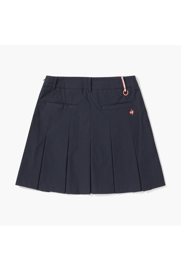 세련된 페미닌 무드의 여성 중기장 플리츠 스커트입니다. 블랙 컬러의 무지 디자인으로 어떤 상의와도 쉽게 매치하여 미니멀하고 클래식한 스타일을 연출할 수 있습니다. 나일론, 폴리우레탄 혼방 소재로 제작되어 부드러운 촉감과 신축성 있는 착용감을 선사합니다. 슬림핏으로 허리 라인을 잡아주며, 플리츠 디테일이 여성스러운 실루엣을 완성합니다. 데이트룩, 카페룩, 모임룩 등 다양한 TPO에 활용하기 좋은 사계절 필수 아이템입니다.
