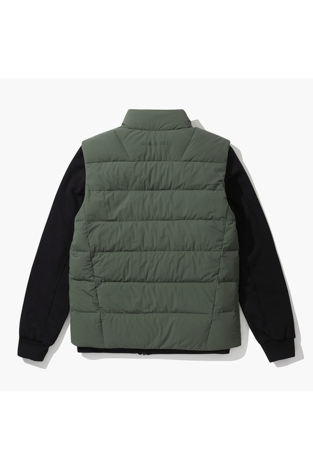 남성 풀집업 3in1 다운점퍼 (GO421MDJO5)입니다. 겨울철 보온성을 책임지는 두꺼운 두께감의 다운점퍼로, 부드러운 촉감과 레귤러핏으로 편안한 착용감을 선사합니다. 골프 및 일상용으로 활용 가능하며, 캐주얼, 스포티, 미니멀 스타일을 연출하기 좋습니다. 블랙, 카키 두 가지 색상으로 출시되었으며, 3in1 코트 타입으로 다양한 스타일링이 가능합니다. 충전재는 거위솜털(80%), 거위깃털(20%)로, 뛰어난 보온 기능을 갖춘 긴소매 풀집업 점퍼입니다.
