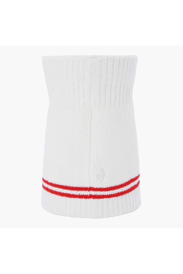 남녀공용 탁텔 넥워머 (GO421MSAO3)는 골프 활동에 적합한 넥워머입니다. 부드러운 촉감의 탁텔 소재와 폴리에스터, 폴리우레탄 혼방으로 제작되어 뛰어난 보온성을 제공합니다. 가을, 겨울철 추운 날씨에도 따뜻하게 착용 가능하며, 무지 디자인으로 어떤 의상에도 잘 어울립니다. 블랙과 화이트 두 가지 색상으로 출시되어 취향에 맞게 선택할 수 있습니다. 두꺼운 두께감으로 넥워머 본연의 기능에 충실한 제품입니다.
