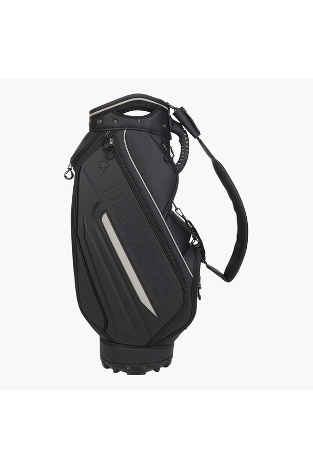 남성 라지 사이즈의 블랙 컬러 캐디백 (DO31MPCB91)입니다. PU 소재로 제작되어 튼튼하며, 골프클럽을 안전하게 수납할 수 있습니다. 지퍼와 포켓 디테일이 돋보이는 원통형 디자인으로, 클래식하고 미니멀한 골프룩을 완성합니다. 골프 활동에 최적화된 수납 기능을 갖춘 캐디백으로, 용도에 맞게 편리하게 사용 가능합니다.
