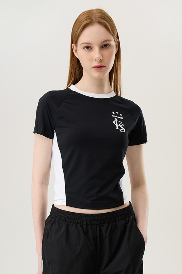 le coq sportif - 반소매 티셔츠 - 여성 풋볼 슬림핏 반팔티 블랙(QP322FRS81)