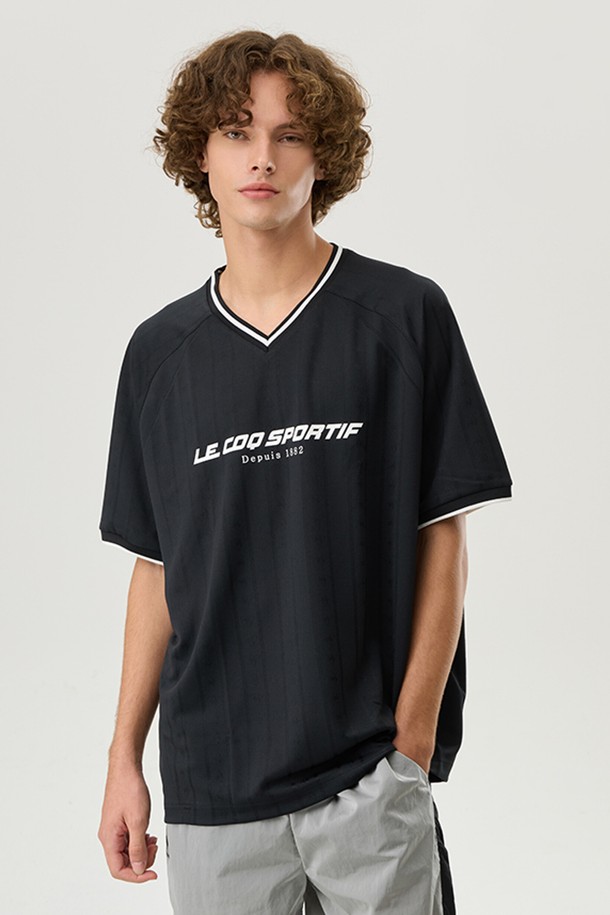 le coq sportif - 반소매 티셔츠 - 풋볼 레플리카 자가드 반팔티 블랙(QP323FRS81)