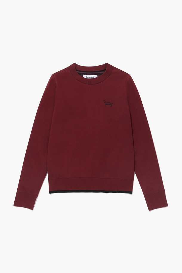 여성 LE-TANDARD (레-탕다드) 방풍 스웨터 (GP422LKPN9)는 가을과 겨울 시즌 골프 활동에 적합한 스포티 스타일의 스웨터입니다. 무지 패턴에 레귤러핏으로 제작되었으며, 와인(WINE)과 짙은 녹색(DGRN) 두 가지 색상으로 출시되었습니다. 레이온, 폴리에스터, 나일론 혼방 소재로 제작되어 방풍 기능을 제공하며, 긴 소매 기장으로 보온성을 높였습니다. 미니멀한 디자인으로 골프룩을 완성하며, 활동적인 움직임을 돕습니다.
