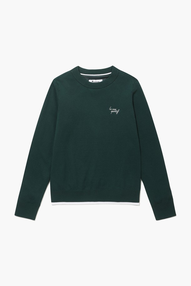 여성 LE-TANDARD (르탠다드) 방풍 스웨터 (GP422LKPN9)는 겨울철 골프 및 일상 활동에 적합한 스웨터입니다. 다크그린과 와인 두 가지 색상으로 출시되었으며, 레이온, 폴리에스터, 나일론 혼방 소재로 제작되어 부드러운 촉감과 우수한 신축성을 자랑합니다. 방풍 안감 처리가 되어 있어 보온성을 높였으며, 세미 하이넥 스타일과 콘트라스트 트림 디테일이 클래식하면서도 세련된 무드를 연출합니다. 레귤러핏에 무지 디자인, 긴 소매 기장, 레귤러 기장으로 다양한 스타일과 코디네이션이 용이하며, 커플 아이템으로도 활용 가능합니다.
