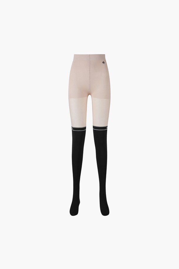 여성 투톤 보카시 포인트 니삭스 스타킹 (DP32WFET82)는 골프룩에 적합한 여성용 스타킹입니다. 블랙과 화이트 두 가지 색상으로 출시되었으며, 봄, 여름, 가을 시즌에 착용하기 좋습니다. 나일론, 폴리에스터, 폴리우레탄 혼방 소재로 제작되었으며, 50데니아 두께로 비침이 적습니다. UV 차단 기능과 니삭스 일체형 디자인, 골조직 사이드라인, 슬림 라인이 특징이며, 미니멀, 클래식, 스포티한 스타일을 연출할 수 있습니다.
