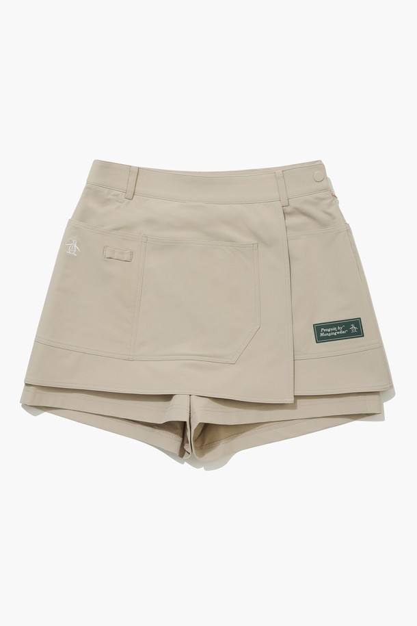 여성 아웃포켓 랩 스커트 베이지 (MQ122PSK32)는 봄, 여름 시즌 골프룩을 위한 스포티하면서도 캐주얼한 스타일의 랩 스커트입니다. 나일론과 폴리우레탄 혼방 소재로 제작되어 편안한 착용감을 제공하며, 랩 디자인으로 활동성을 높였습니다. 베이지 컬러의 무지 패턴에 아웃포켓 디테일이 더해져 실용성을 더했습니다. 골프장에서뿐만 아니라 일상에서도 미니멀한 캐주얼 스타일을 연출하기 좋습니다.
