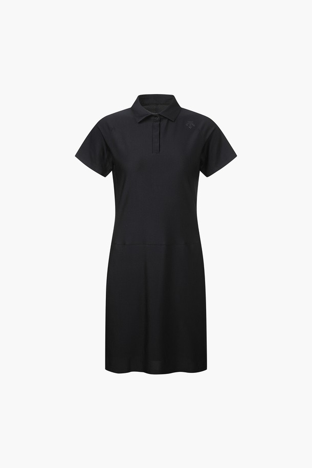 [g-arc collection] 여성 허니콤 트리코트 원피스 (DP21WFOP6B)는 여름철 휴가룩을 위한 스포티 & 미니멀 스타일의 원피스입니다. 폴리에스터와 폴리우레탄 혼방의 트리코트 소재로 제작되어 4WAY 스트레치 기능과 우수한 흡습, 속건, UV 차단 기능을 제공합니다. 허니콤 패턴과 카라 디자인, 반소매 기장이 특징이며, 일상복으로 활용하기 좋습니다. 시원하고 편안한 착용감을 선사하는 이 원피스는 활동적인 여성에게 최적의 선택입니다.
