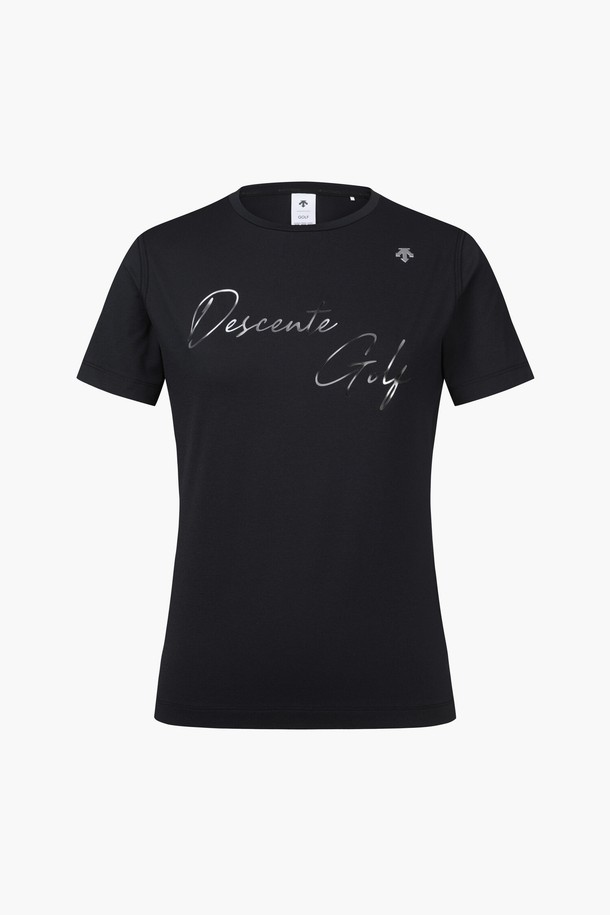 여성 이니셜 라운드넥 반팔 티셔츠 (DP22WFNS44)는 봄, 여름 시즌에 골프 및 일상에서 활용하기 좋은 상의입니다. 부드러운 촉감의 폴리에스터, 폴리우레탄 혼방 소재로 제작되어 얇고 편안한 착용감을 제공합니다. 라운드넥, 레귤러핏 디자인에 가슴 부분 데상트 골프 이니셜 프린트가 스포티한 무드를 더합니다. 다양한 스타일에 매치하기 용이한 베이직한 디자인으로, 골프룩을 비롯한 폭넓은 코디에 활용할 수 있습니다. BLKG, LPKG, OWHG 세 가지 색상으로 출시되었습니다.
