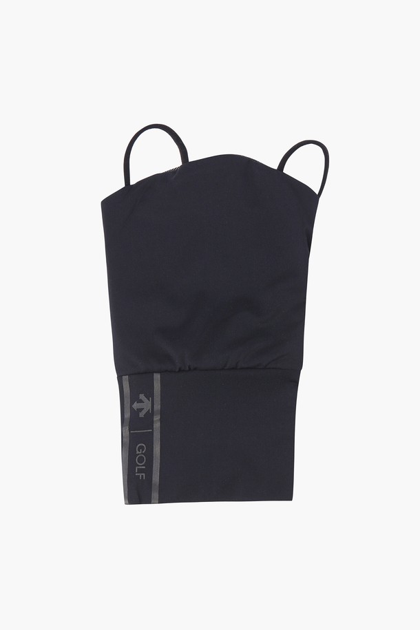 남성용 냉감 손등 덮개 (DP22MFCM41)는 여름철 골프 라운딩과 바캉스룩에 어울리는 미니멀하고 스포티한 스타일을 연출합니다. 시원한 착용감을 선사하는 나일론, 폴리에스터, 폴리우레탄 혼방 소재로 제작되었으며, 얇은 두께로 활동성을 높였습니다. 뛰어난 냉감 기능과 자외선 차단 기능을 갖춰 뜨거운 햇볕으로부터 손등을 효과적으로 보호합니다. 블랙과 화이트 두 가지 색상으로 출시되어 다양한 골프 의류와 코디네이션이 용이합니다.
