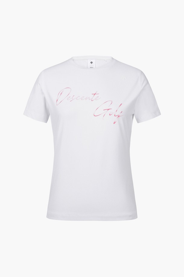 여성 이니셜 라운드넥 반팔 티셔츠 (DP22WFNS44)는 데상트 골프의 여성용 반팔 티셔츠입니다. 라운드넥 디자인에 레귤러핏으로 제작되어 편안한 착용감을 제공하며, 여름철 골프 및 일상생활에서 스포티하고 미니멀한 스타일을 연출할 수 있습니다. 얇은 두께감의 폴리에스테르와 폴리우레탄 혼방 소재로 제작되어 활동성이 뛰어나며, 데상트 골프 이니셜 프린트가 디자인 포인트로 적용되었습니다. BLKG, LPKG, OWHG 세 가지 색상으로 출시되어 취향에 맞게 선택 가능합니다.
